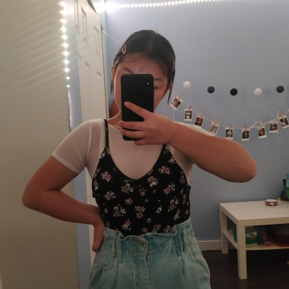 ✨6 TOPS BUNDLE✨ - Picture 2 of 6